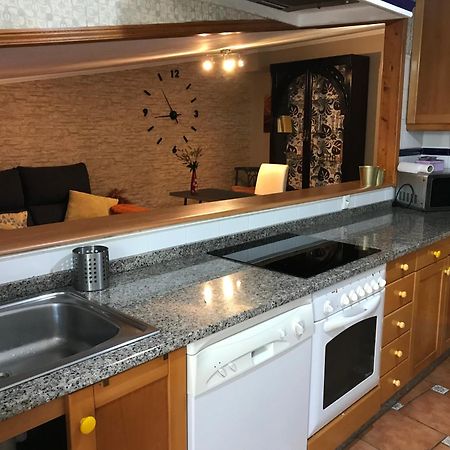 Apartamento Con Amplia Terraza Cerca Del Hospital Clinico 圣地亚哥－德孔波斯特拉 外观 照片