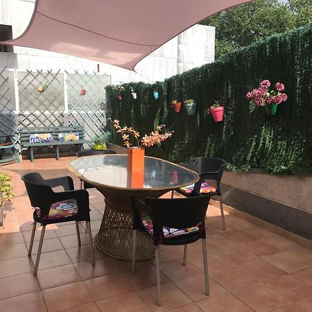 Apartamento Con Amplia Terraza Cerca Del Hospital Clinico 圣地亚哥－德孔波斯特拉 外观 照片