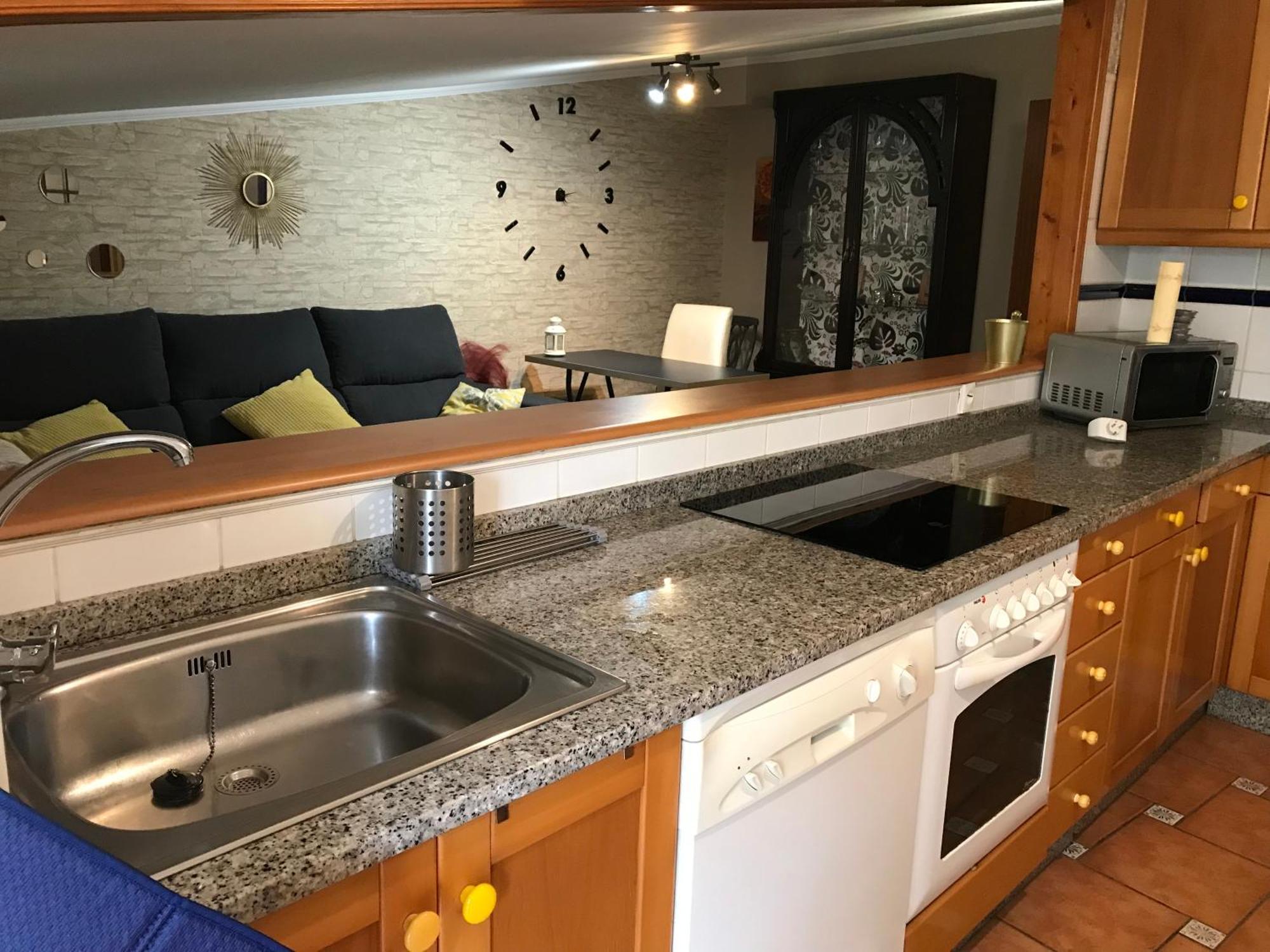 Apartamento Con Amplia Terraza Cerca Del Hospital Clinico 圣地亚哥－德孔波斯特拉 外观 照片
